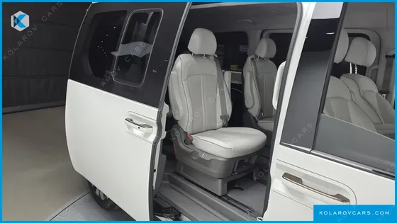 HYUNDAI STARIA L3.5 LOUNGE 9-SEATER