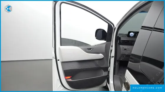 HYUNDAI STARIA L3.5 LOUNGE 9-SEATER