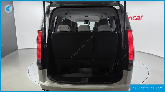 HYUNDAI STARIA L3.5 LOUNGE 9-SEATER