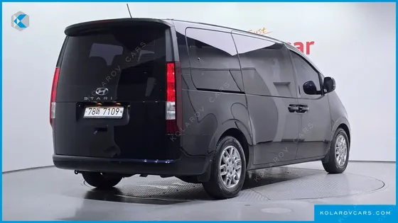 HYUNDAI STARIA TOURER 11-SEATER