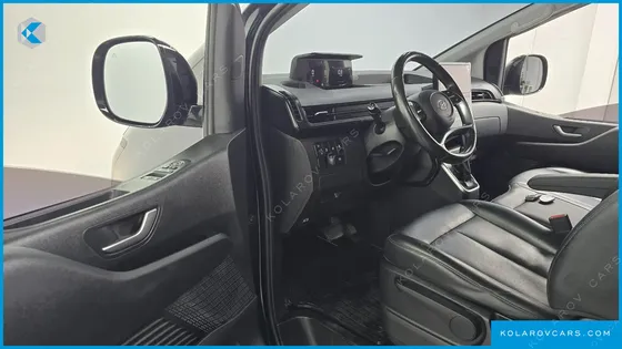HYUNDAI STARIA TOURER 11-SEATER