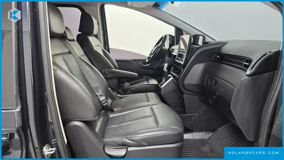 HYUNDAI STARIA TOURER 11-SEATER