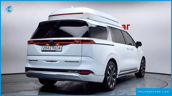 KIA CARNIVAL GASOLINE 7-SEATER HI-LIMOUSINE