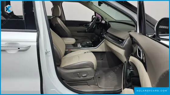 KIA CARNIVAL GASOLINE 7-SEATER HI-LIMOUSINE