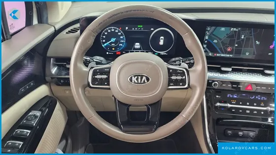 KIA CARNIVAL GASOLINE 7-SEATER HI-LIMOUSINE