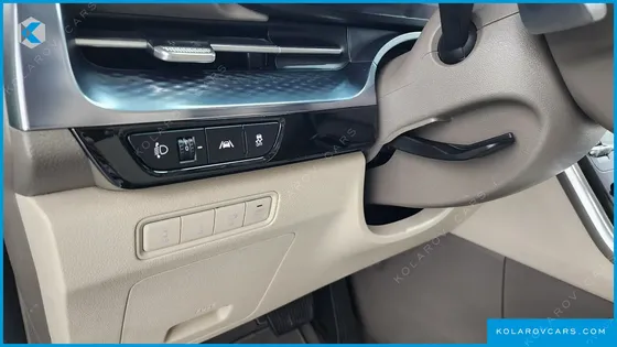 KIA CARNIVAL GASOLINE 7-SEATER HI-LIMOUSINE