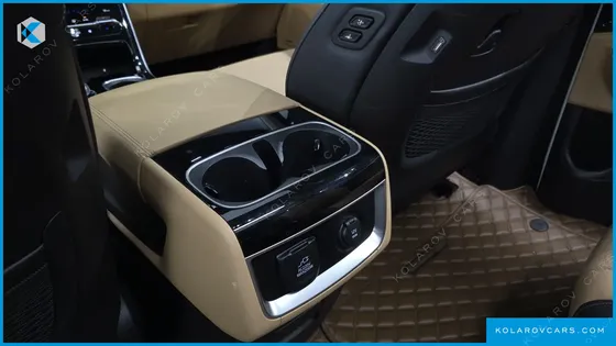 KIA CARNIVAL GASOLINE 9-SEATER SIGNATURE