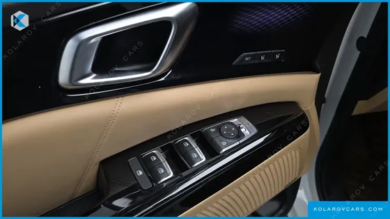 KIA CARNIVAL GASOLINE 9-SEATER SIGNATURE