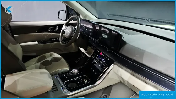 KIA CARNIVAL GASOLINE 9-SEATER HI-LIMOUSINE