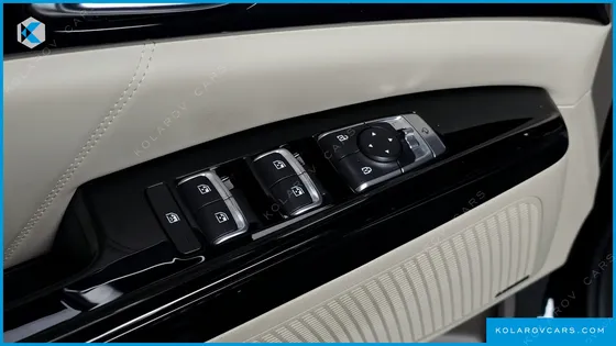 KIA CARNIVAL GASOLINE 9-SEATER HI-LIMOUSINE