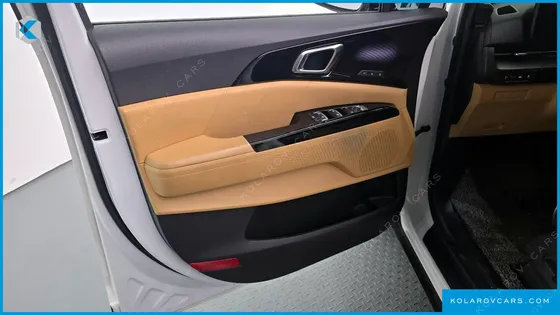 KIA CARNIVAL DIESEL 9-SEATER SIGNATURE