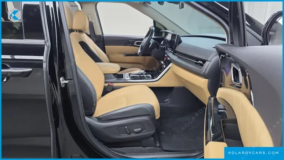 KIA CARNIVAL DIESEL 9-SEATER SIGNATURE