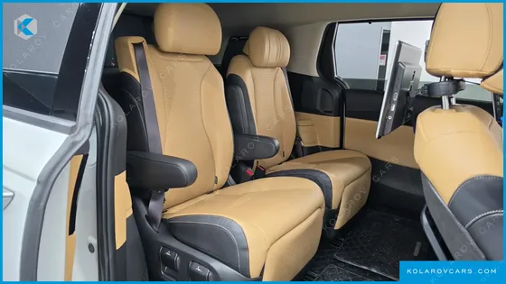 KIA CARNIVAL GASOLINE 7-SEATER NOBLESSE