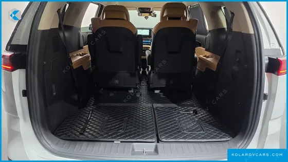KIA CARNIVAL GASOLINE 7-SEATER NOBLESSE