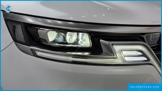KIA CARNIVAL GASOLINE 7-SEATER NOBLESSE