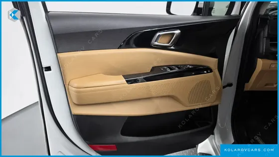 KIA CARNIVAL GASOLINE 7-SEATER NOBLESSE