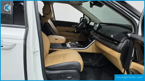 KIA CARNIVAL GASOLINE 7-SEATER NOBLESSE