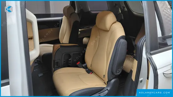KIA CARNIVAL GASOLINE 11-SEATER PRESTIGE