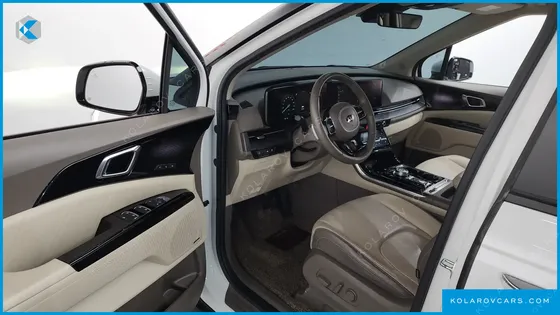 KIA CARNIVAL DIESEL 9-SEATER SIGNATURE