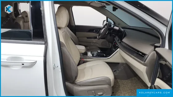 KIA CARNIVAL DIESEL 9-SEATER SIGNATURE