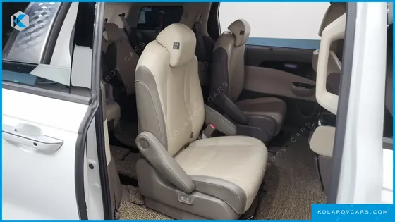 KIA CARNIVAL DIESEL 9-SEATER SIGNATURE