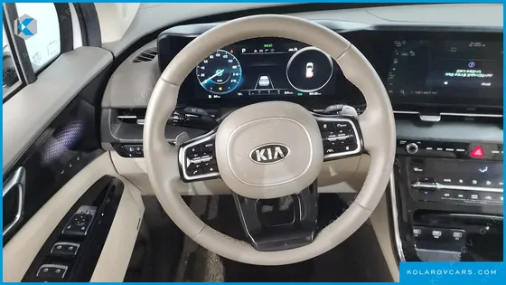KIA CARNIVAL DIESEL 9-SEATER SIGNATURE