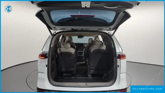 KIA CARNIVAL DIESEL 9-SEATER SIGNATURE