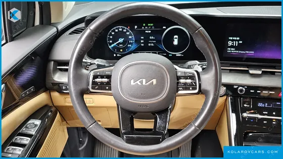 KIA CARNIVAL GASOLINE 7-SEATER SIGNATURE