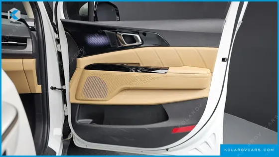 KIA CARNIVAL GASOLINE 7-SEATER SIGNATURE