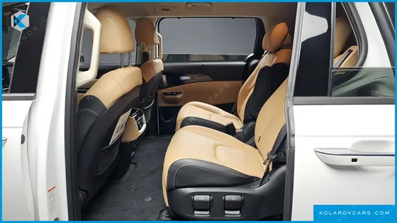 KIA CARNIVAL GASOLINE 7-SEATER SIGNATURE