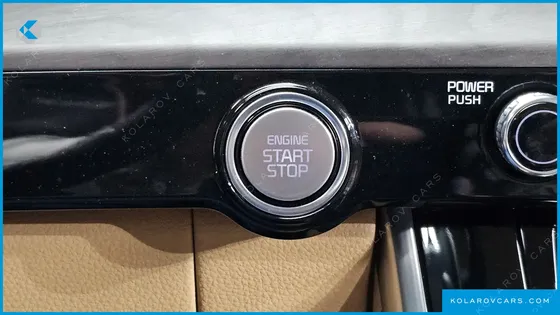 KIA CARNIVAL GASOLINE 7-SEATER SIGNATURE