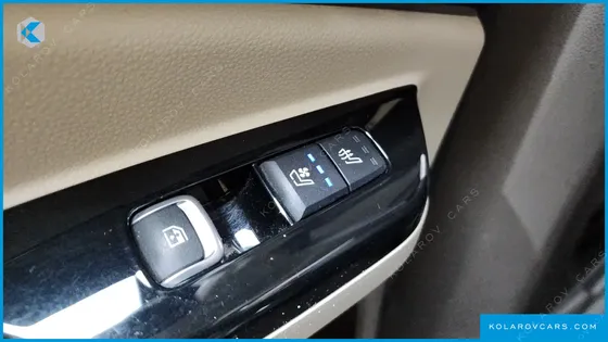 KIA CARNIVAL GASOLINE 7-SEATER HI-LIMOUSINE