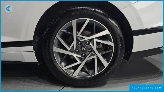 HYUNDAI GRANDEUR PREMIUM