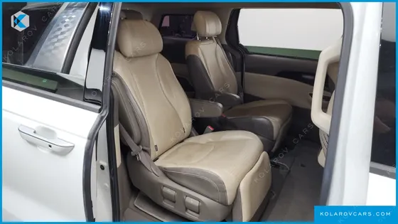 KIA CARNIVAL GASOLINE 7-SEATER HI-LIMOUSINE