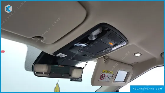 KIA CARNIVAL GASOLINE 7-SEATER HI-LIMOUSINE