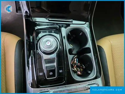 KIA CARNIVAL DIESEL 9-SEATER NOBLESSE