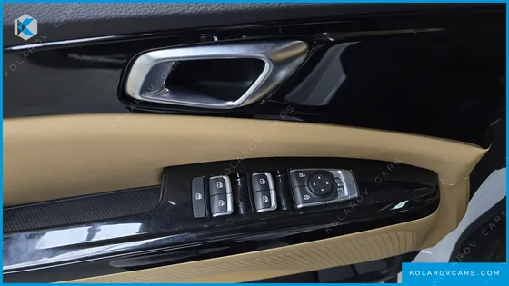 KIA CARNIVAL GASOLINE 9-SEATER NOBLESSE