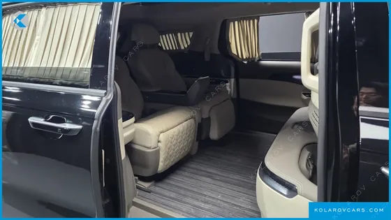 KIA CARNIVAL GASOLINE 4-SEATER HI-LIMOUSINE