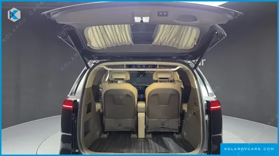KIA CARNIVAL GASOLINE 4-SEATER HI-LIMOUSINE