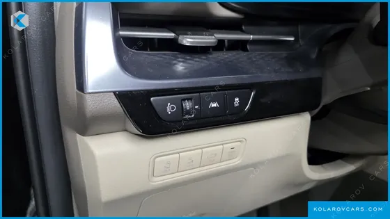 KIA CARNIVAL GASOLINE 4-SEATER HI-LIMOUSINE