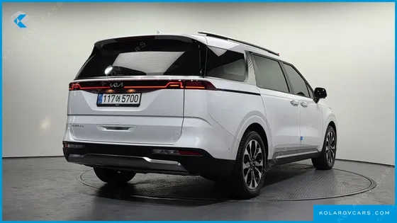 KIA CARNIVAL DIESEL 9-SEATER SIGNATURE