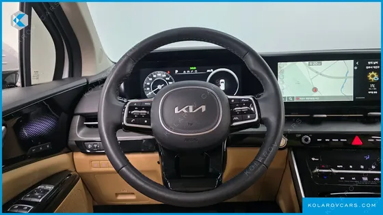 KIA CARNIVAL DIESEL 9-SEATER SIGNATURE
