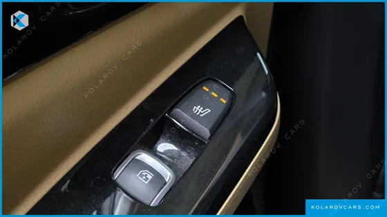 KIA CARNIVAL DIESEL 9-SEATER SIGNATURE