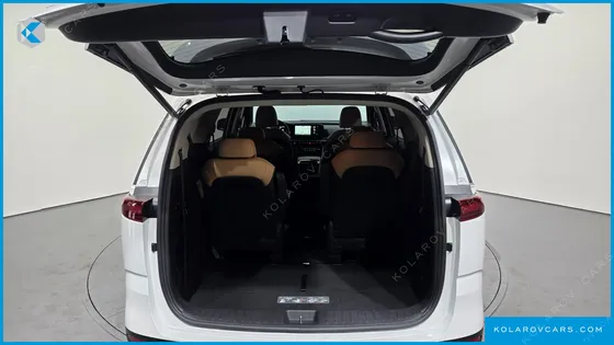 KIA CARNIVAL DIESEL 9-SEATER SIGNATURE