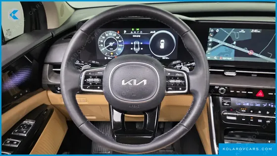 KIA CARNIVAL DIESEL 9-SEATER SIGNATURE