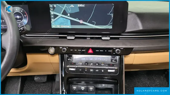 KIA CARNIVAL DIESEL 9-SEATER SIGNATURE