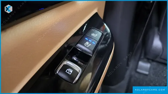 KIA CARNIVAL DIESEL 9-SEATER SIGNATURE