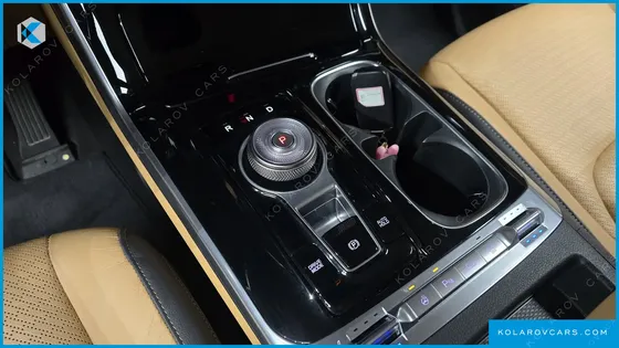 KIA CARNIVAL DIESEL 9-SEATER NOBLESSE