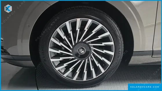 HYUNDAI GRANDEUR CALLIGRAPHY