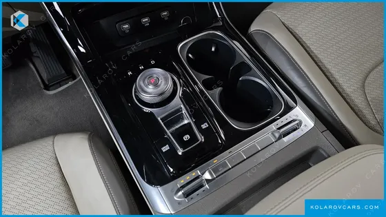 KIA CARNIVAL GASOLINE 7-SEATER HI-LIMOUSINE